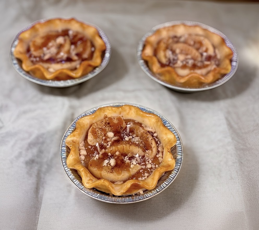 Hot apple crisp pie